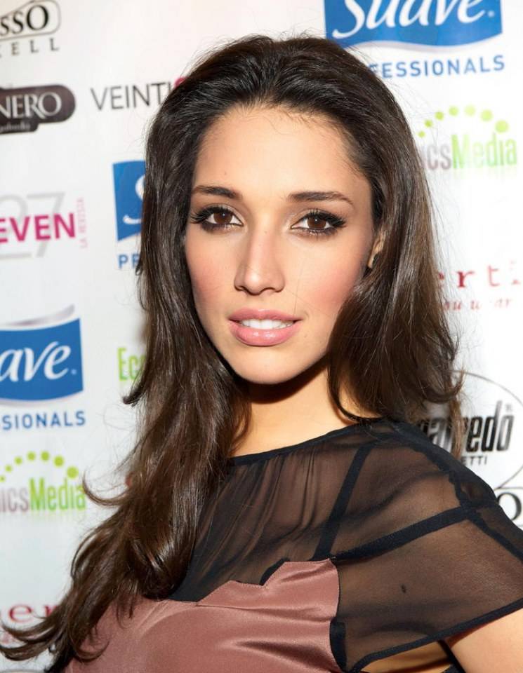 นางงามหน้าสวย Ameria Vega