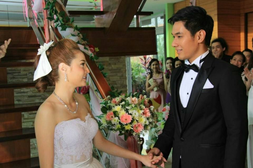 คู่นี้ จะนางรักกันขนาดไหน ต้องดูเอาเอง คืนนี้ เสนอเป็นตอนจบ เจ้าสาวสลาตัน !!!