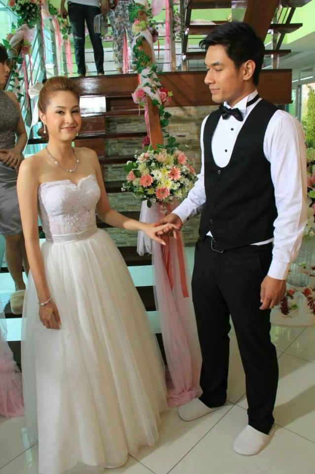 คู่นี้ จะนางรักกันขนาดไหน ต้องดูเอาเอง คืนนี้ เสนอเป็นตอนจบ เจ้าสาวสลาตัน !!!