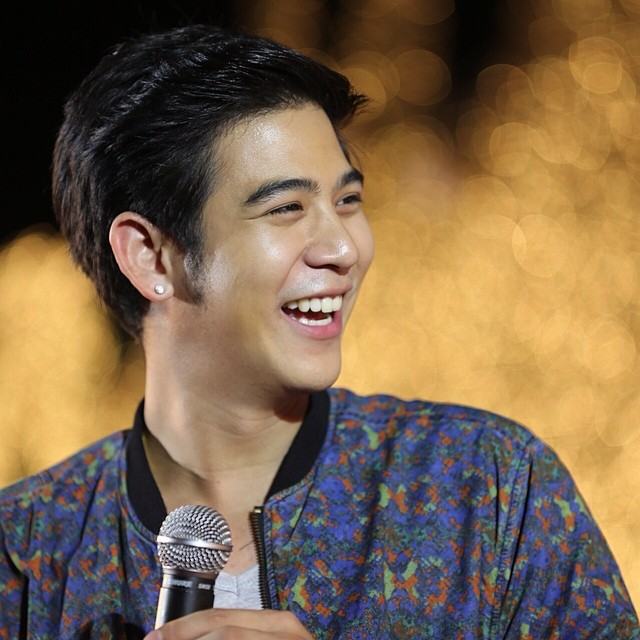 พอร์ช ศรัณย์ หนุ่มหล่อ แห่ง วิกหมอชิต update-pic