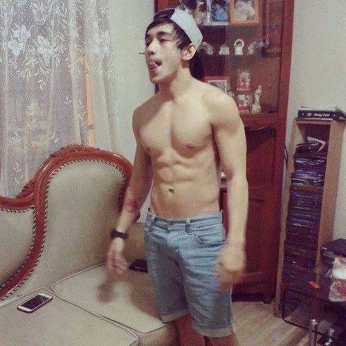 เจ๊ใจจะวายกับหนุ่มๆ