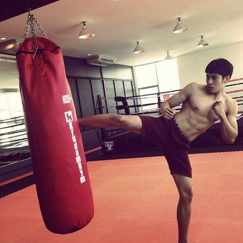เจ๊ใจจะวายกับหนุ่มๆ