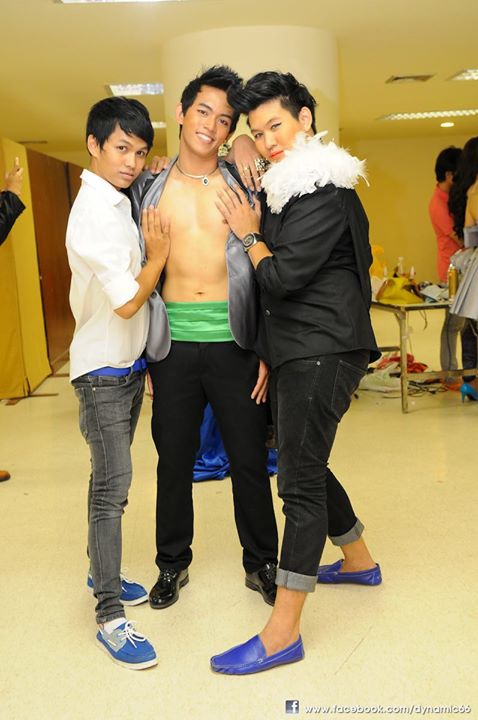 เด็กน้อย มอ ขอนแก่น By รองเท้าผ้าใบ