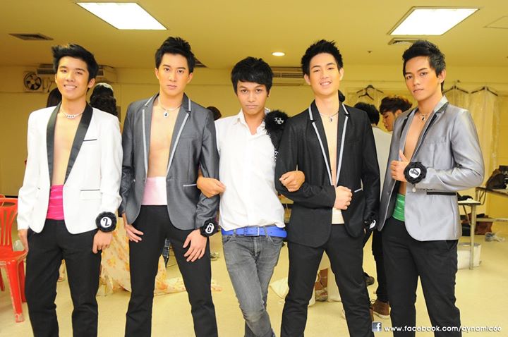 เด็กน้อย มอ ขอนแก่น By รองเท้าผ้าใบ