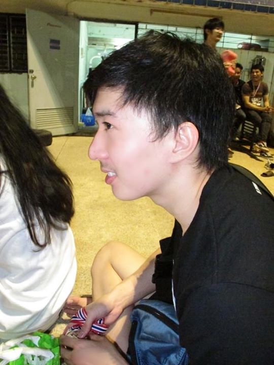 เด็กน้อย มอ ขอนแก่น By รองเท้าผ้าใบ