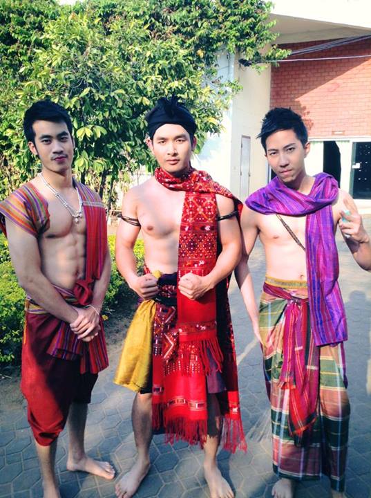 เด็กน้อย มอ ขอนแก่น By รองเท้าผ้าใบ