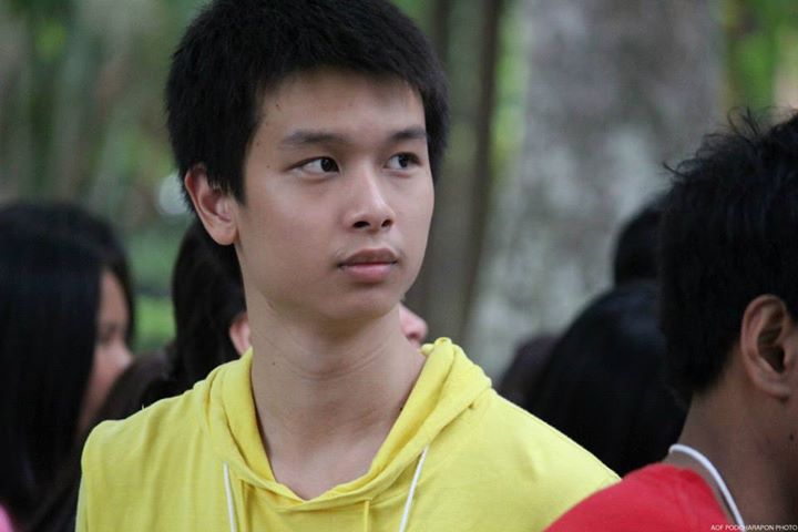 เด็กน้อย มอ ขอนแก่น By รองเท้าผ้าใบ