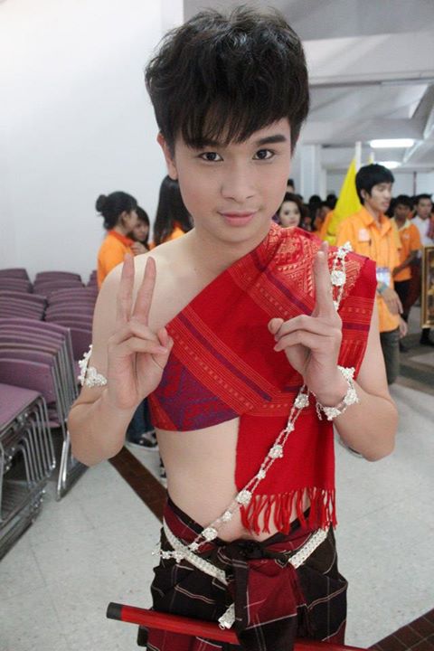 เด็กน้อย มอ ขอนแก่น By รองเท้าผ้าใบ