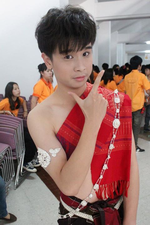 เด็กน้อย มอ ขอนแก่น By รองเท้าผ้าใบ