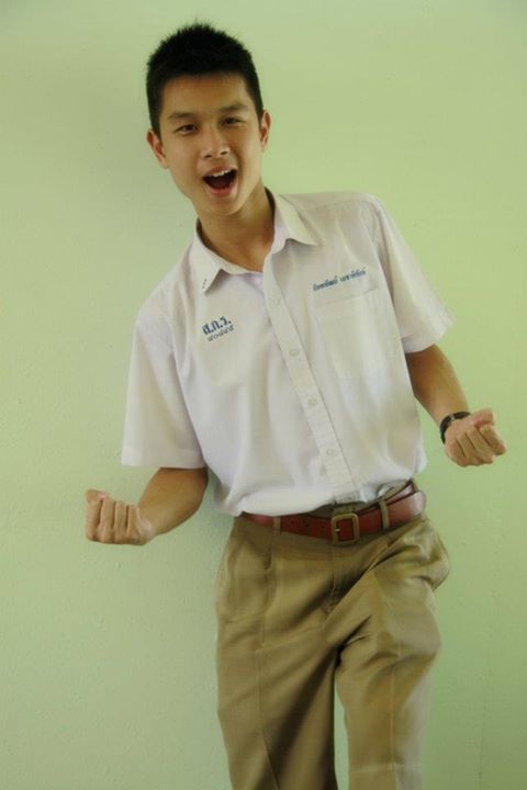 เด็กน้อย มอ ขอนแก่น By รองเท้าผ้าใบ