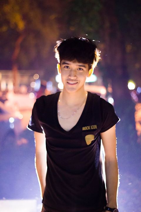 เด็กน้อย มอ ขอนแก่น By รองเท้าผ้าใบ