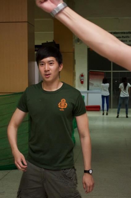 เด็กน้อย มอ ขอนแก่น By รองเท้าผ้าใบ