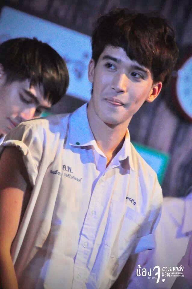 เด็กน้อย มอ ขอนแก่น By รองเท้าผ้าใบ