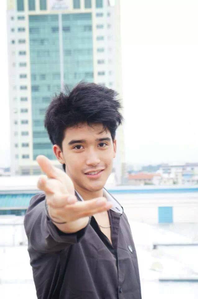 เด็กน้อย มอ ขอนแก่น By รองเท้าผ้าใบ