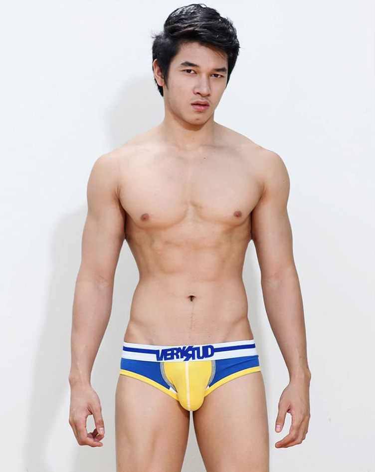 มอสและหนุ่มไทยจัดหนัก