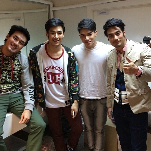 มอสและหนุ่มไทยจัดหนัก