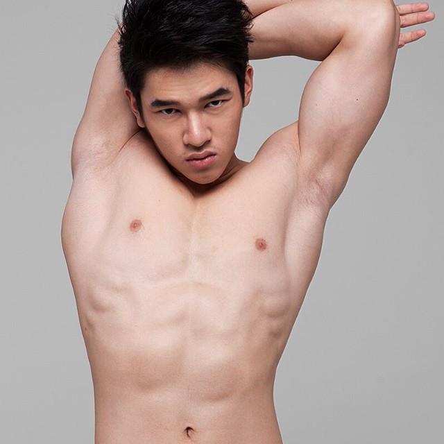 มอสและหนุ่มไทยจัดหนัก