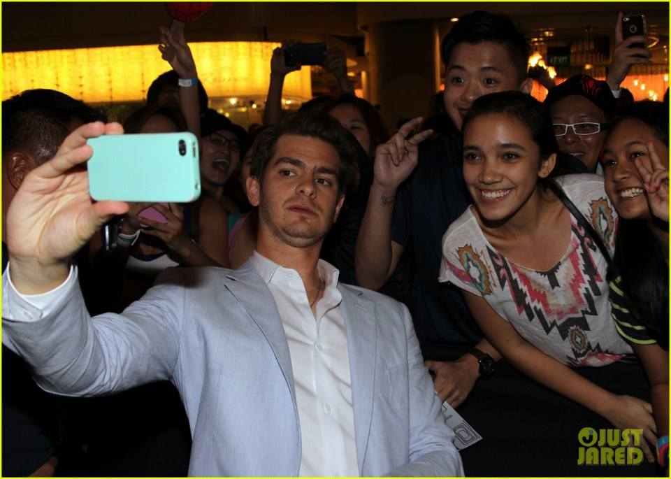Emma Stone & Andrew Garfield Hang with Adorable Little Spider-Man at Fan Event!