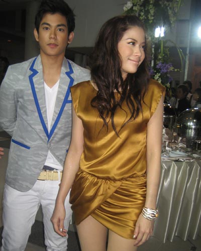 พลอย ฌอณ