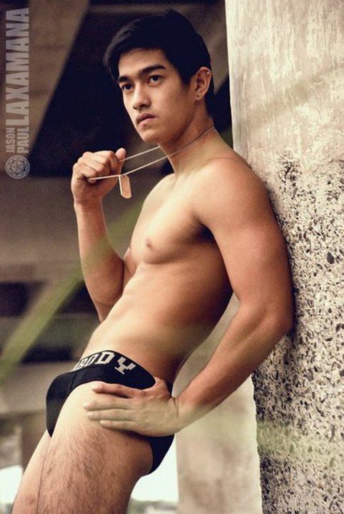 หนุ่มคนนี้หล่อเข้ม