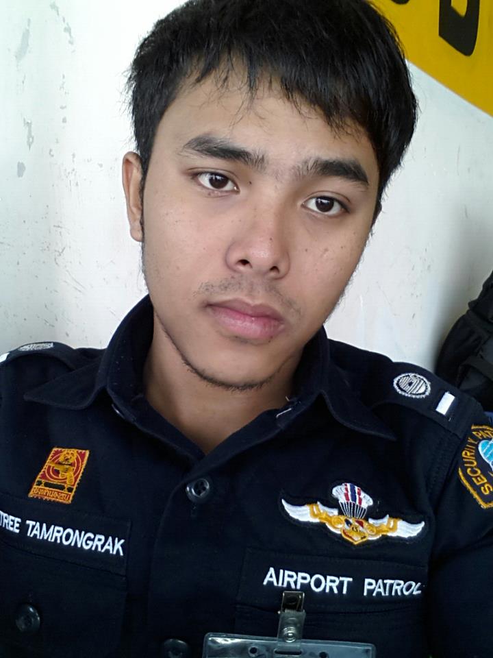 เห็นว่ายามมาแรงตั้งแต่ศกที่แล้ว  วันนี้ขอเสนอยามอีกคนจากสนามบินดอนเมืองครับ