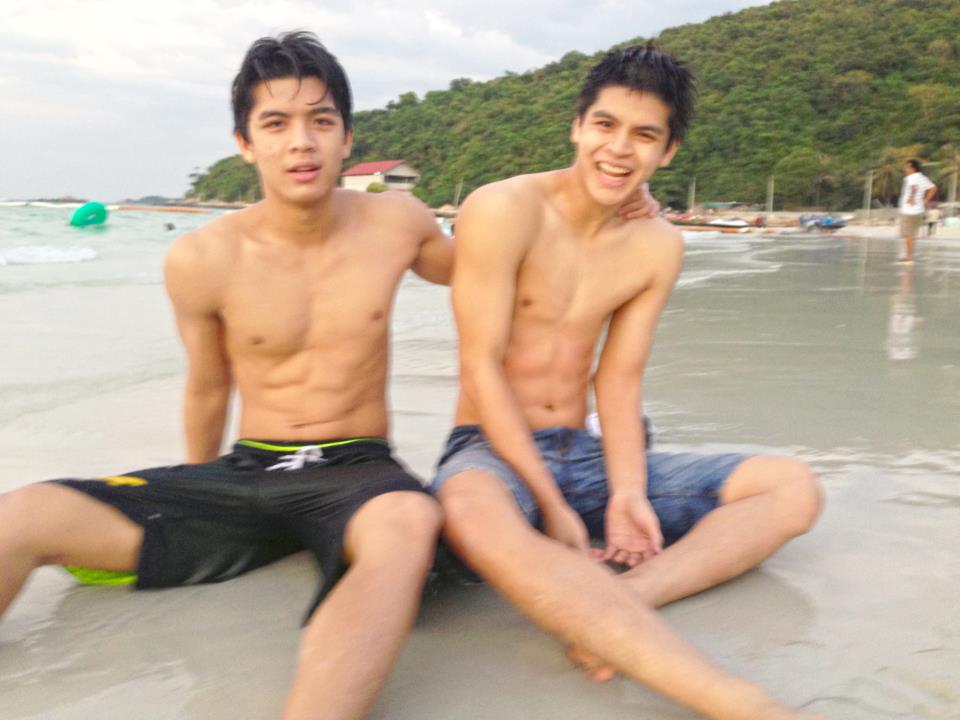 ฮูล้า ฮูล่า  อะลัลลัลล้าไปทะเล @บารวี 147