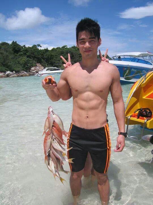 ฮูล้า ฮูล่า  อะลัลลัลล้าไปทะเล @บารวี 147
