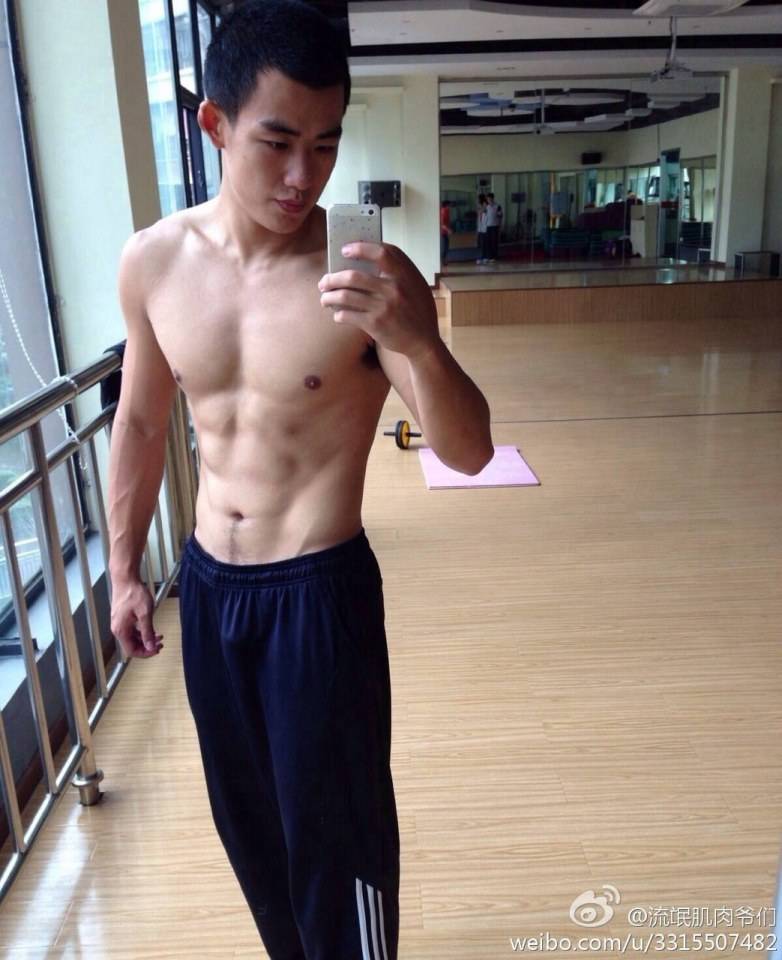 หนุ่มหล่อแซบหัวเกรียน @บารวี 159