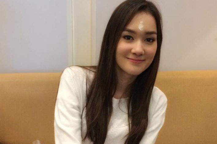 เดียร์น่า ฟลีโป หรือ หมอก้อย  สามีตีตรา 2014
