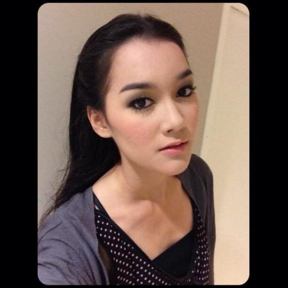 เดียร์น่า ฟลีโป หรือ หมอก้อย  สามีตีตรา 2014