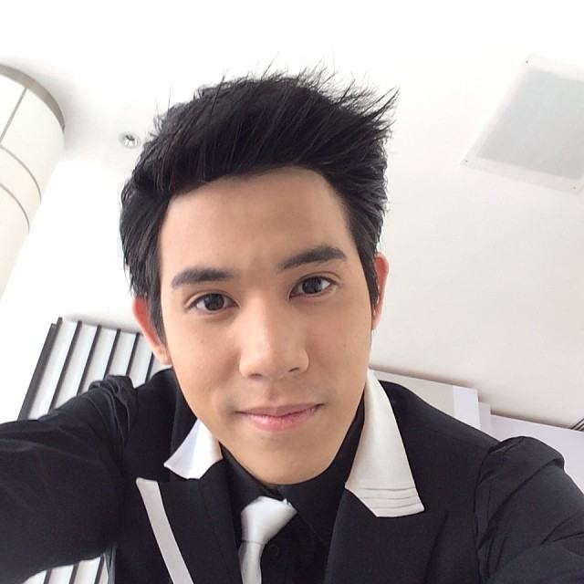 ดาราหนุ่มหล่อ เจษ-เจษฎ์พิพัฒ ติละพรพัฒน์