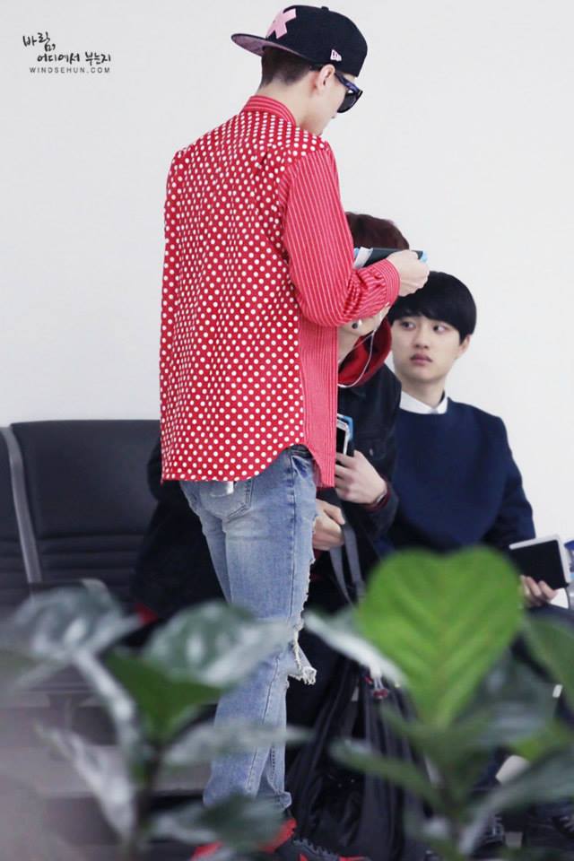 Sehun @ Gimpo Airport Heading to Beijing 2014