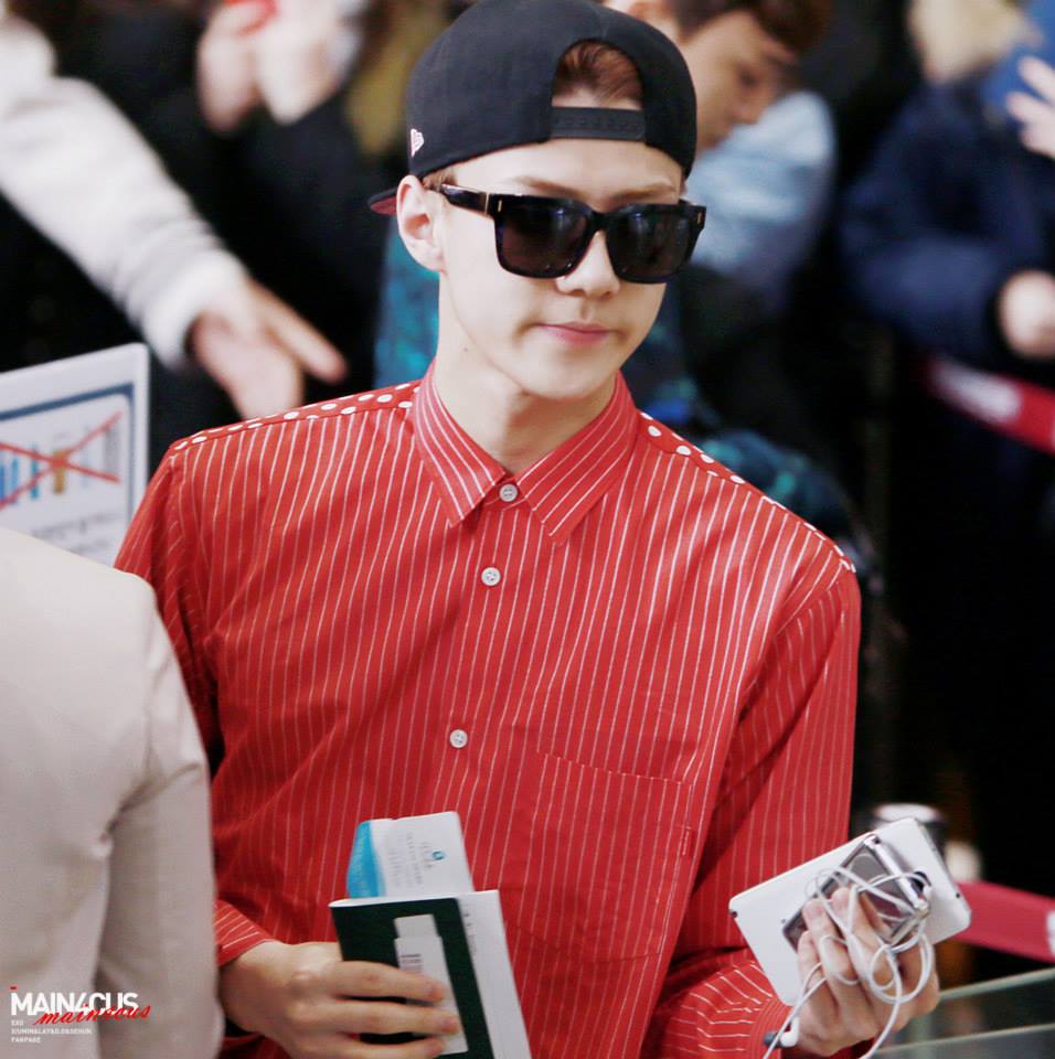Sehun @ Gimpo Airport Heading to Beijing 2014