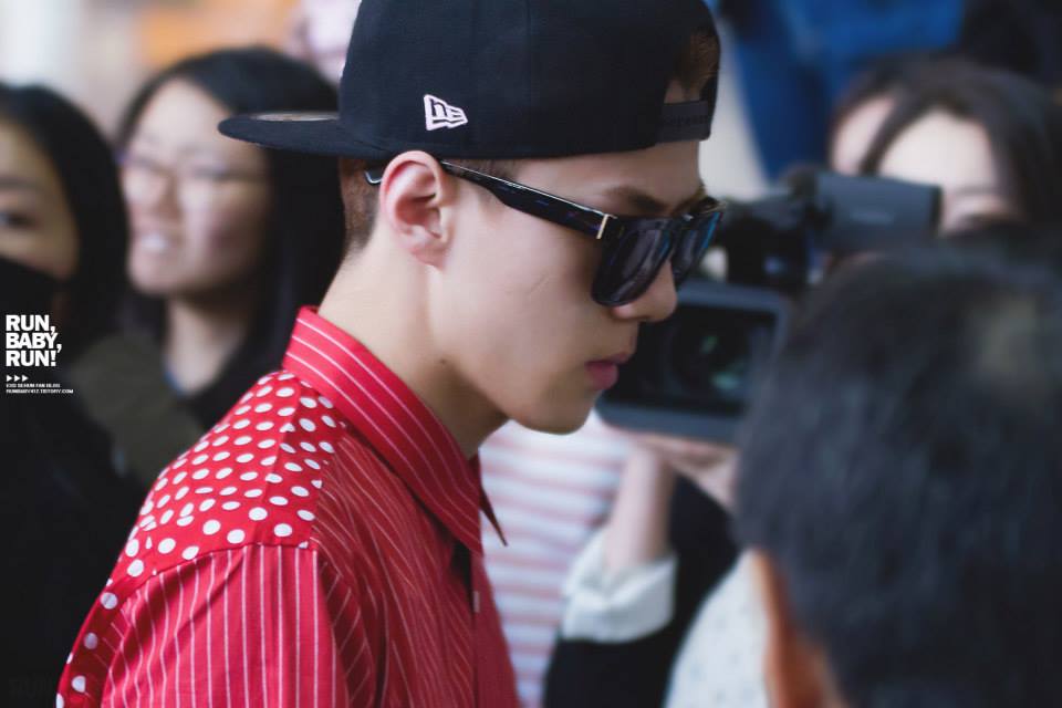 Sehun @ Gimpo Airport Heading to Beijing 2014