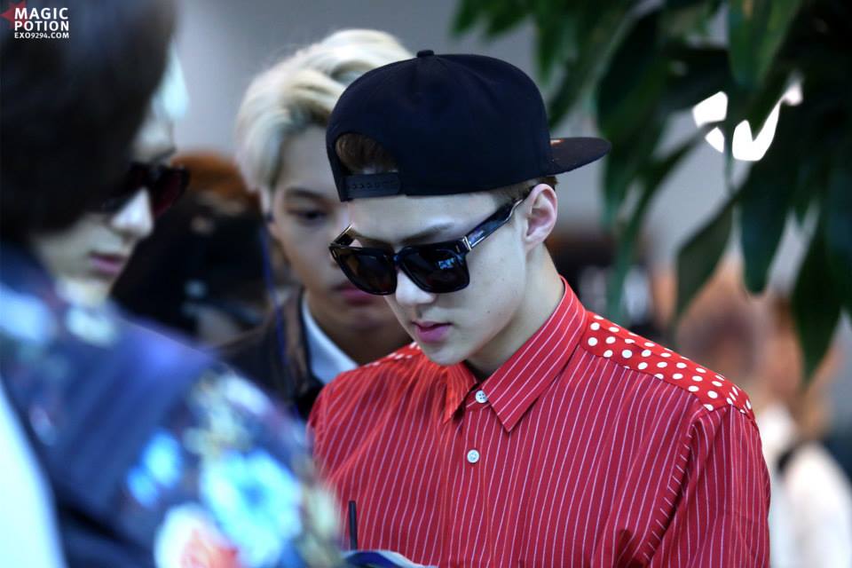 Sehun @ Gimpo Airport Heading to Beijing 2014