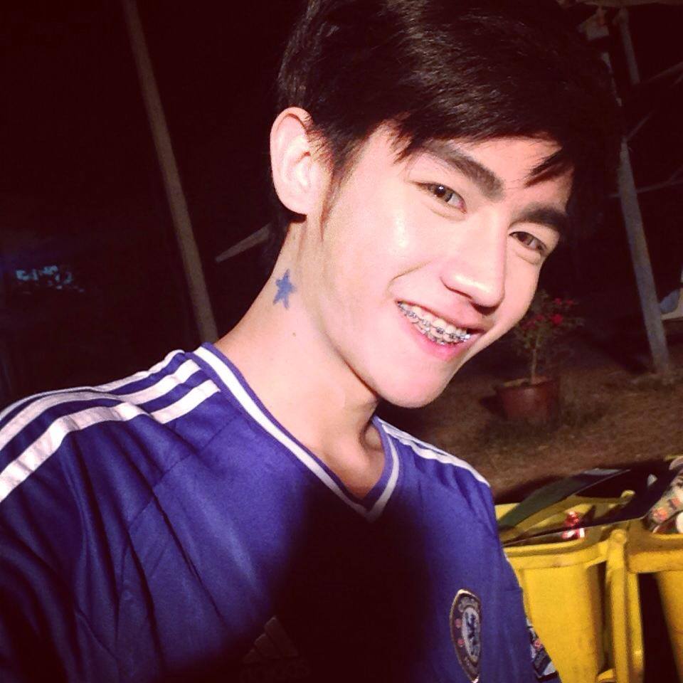 ใครรู้จักพี่เขาบ้างค่ะ