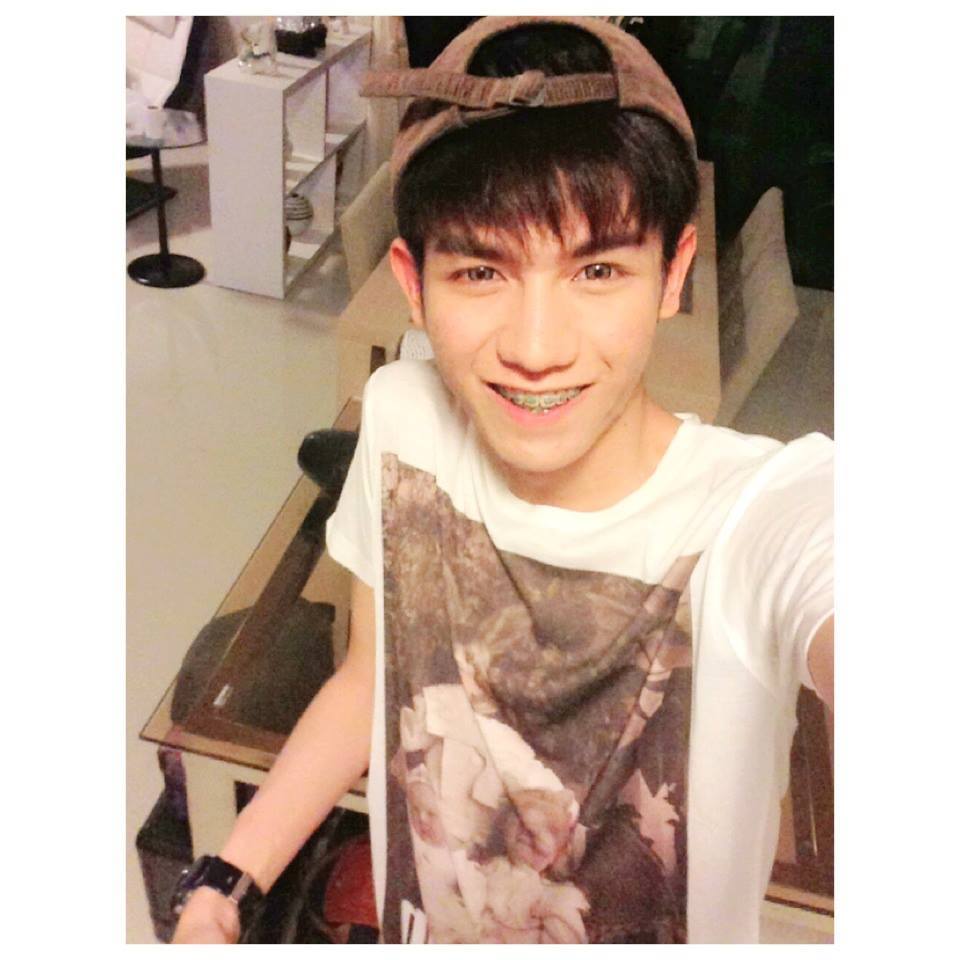 ใครรู้จักพี่เขาบ้างค่ะ