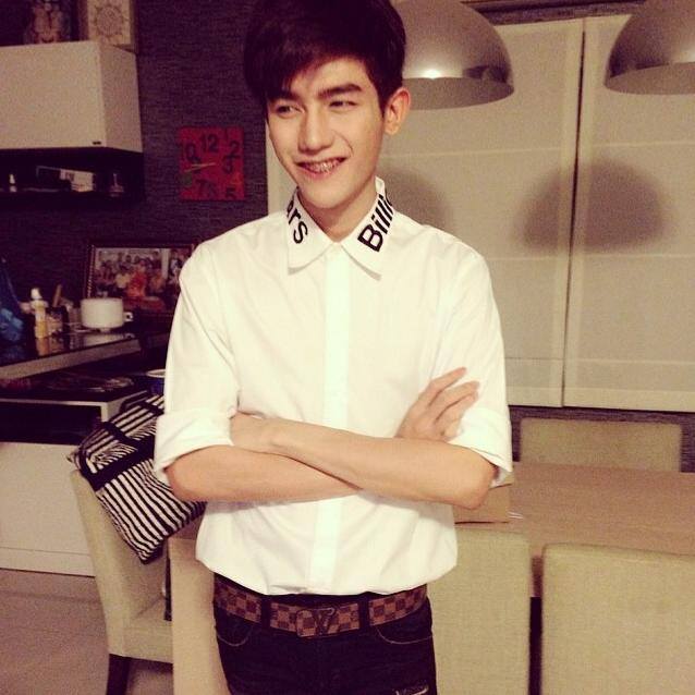 ใครรู้จักพี่เขาบ้างค่ะ