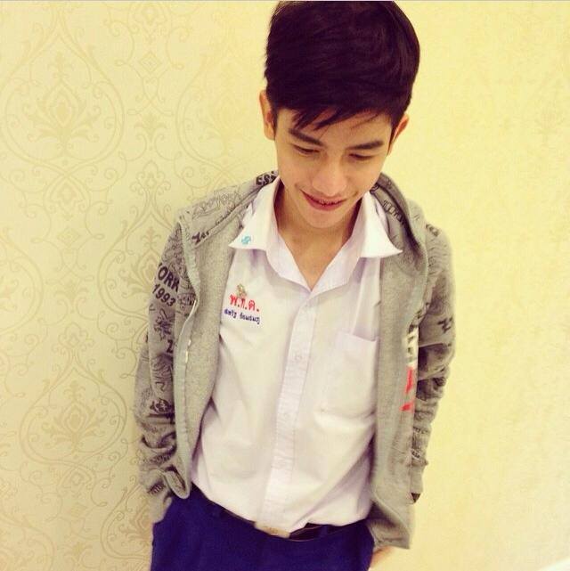 ใครรู้จักพี่เขาบ้างค่ะ