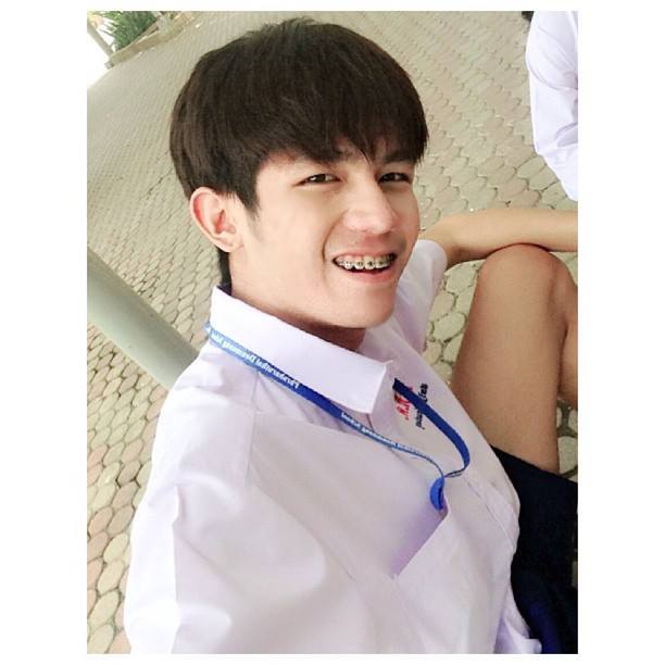 ใครรู้จักพี่เขาบ้างค่ะ