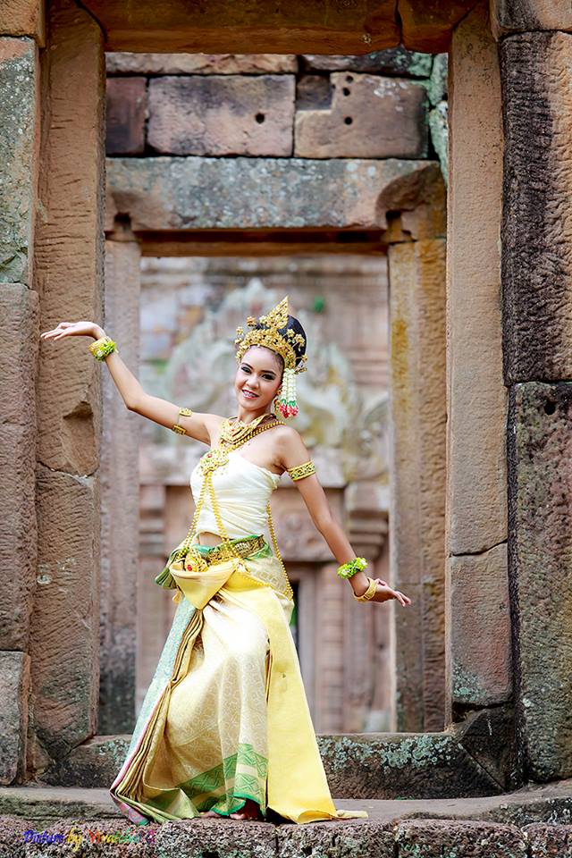 ประมวลภาพงานประเพณีขึ้นเขาพนมรุ้งประจำปี 2557