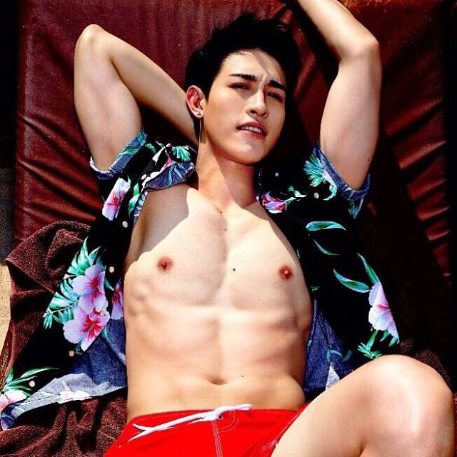 เมษาดับร้อน กัส ชวนภ บนปก Attitude Thailand