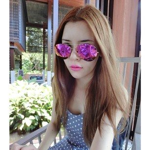 แคทตี้ โชว์ผิวขาว สวย ในชุดบีกินี่