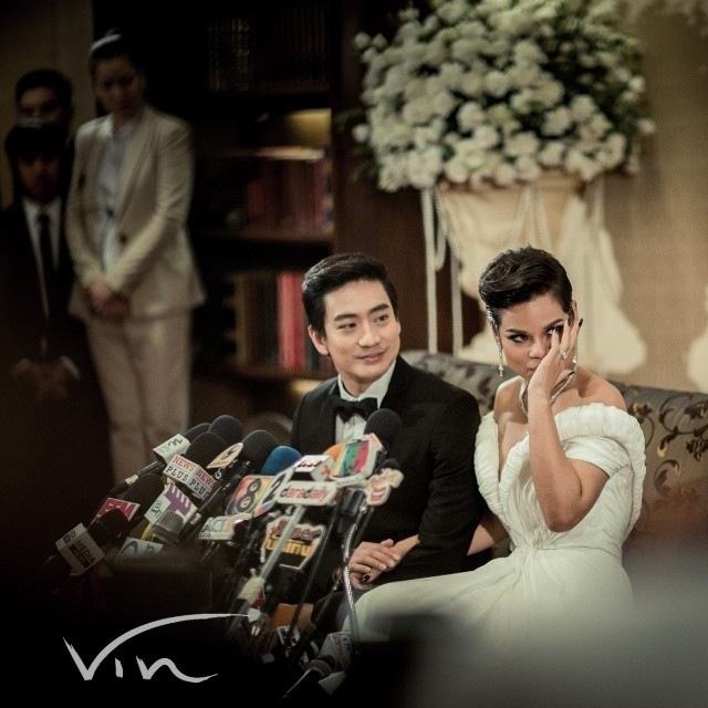 OMG!!!! ชุดแต่งงาน โอปอ - หมอโอ๊ค มันสุดยอดจริงๆ ทั้งคูยันแต่งปุ๊ปพร้อมมีลูกด้วยกันเลย ทั้งคูสัญญาจะอยุ่ด้วยกันตลอดชีวิต!!!