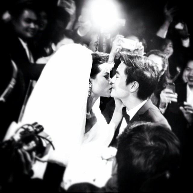 OMG!!!! ชุดแต่งงาน โอปอ - หมอโอ๊ค มันสุดยอดจริงๆ ทั้งคูยันแต่งปุ๊ปพร้อมมีลูกด้วยกันเลย ทั้งคูสัญญาจะอยุ่ด้วยกันตลอดชีวิต!!!