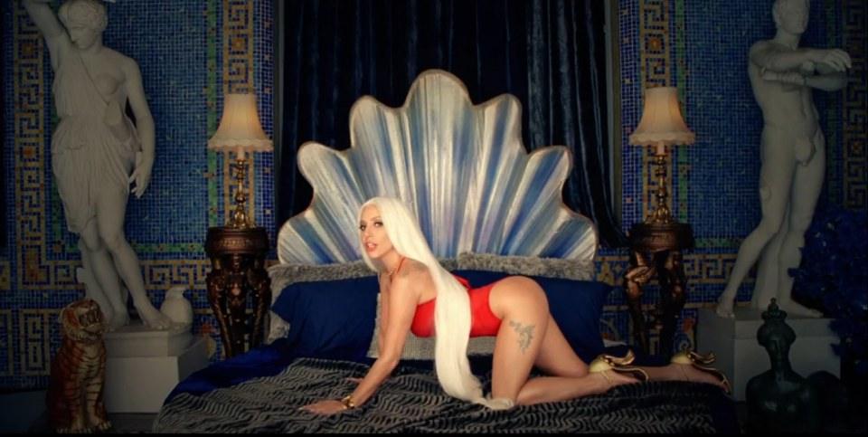 Lady Gaga - G.U.Y.