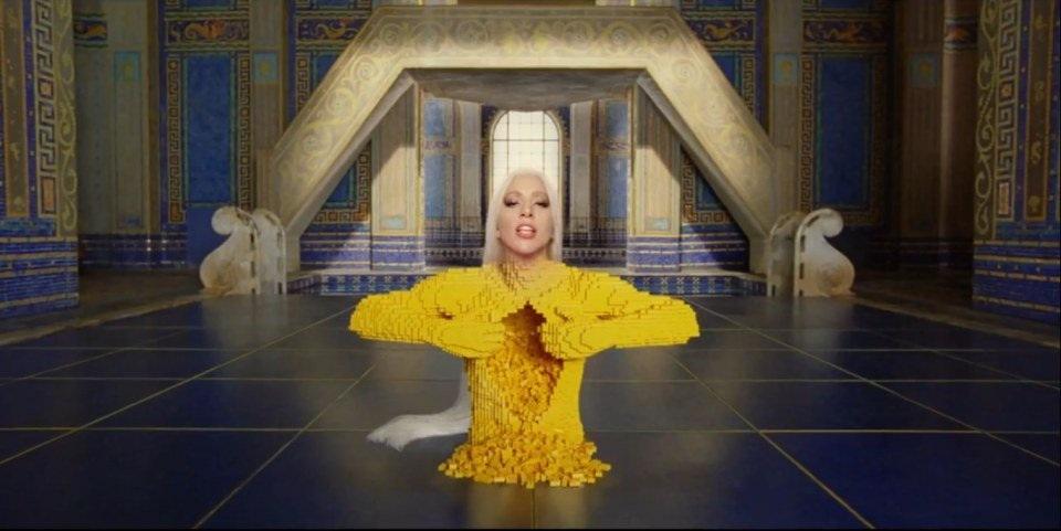 หนุ่มๆหล่อเพียบ!!! มิวสิค-วิดีโอ เพลงใหม่จาก Queen POP ตัวแม่ LADY GAGA ...G.U.Y. ที่คุณต้องดู !!!!!