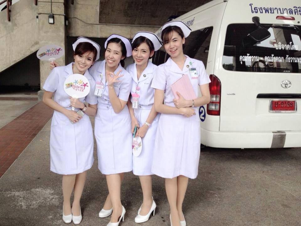 สาวในเครื่องแบบ<3