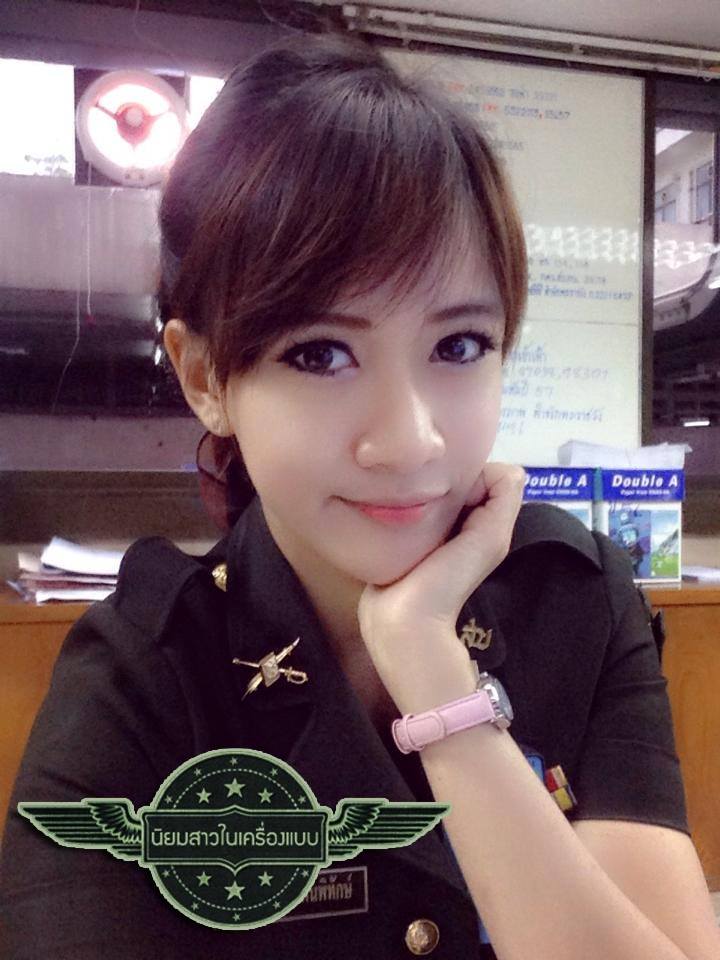 สาวในเครื่องแบบ<3