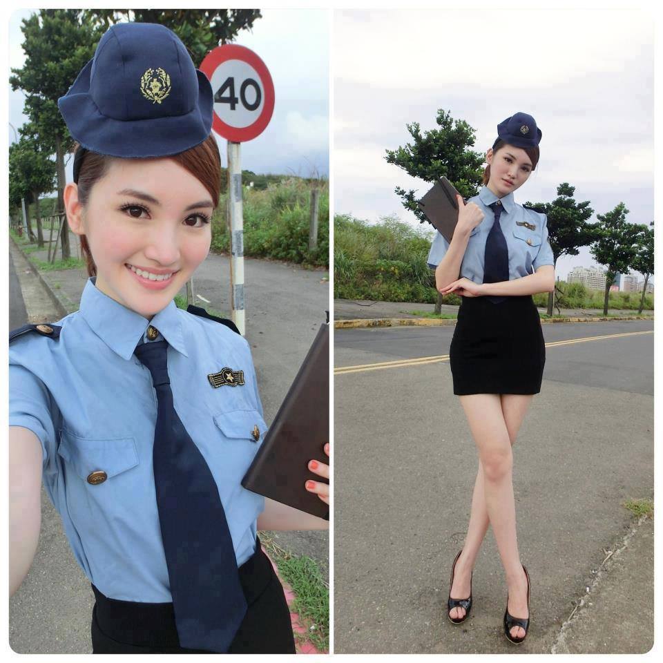 สาวในเครื่องแบบ<3